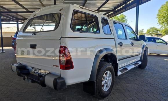 Buy Used Isuzu KB White Car in Maputo in Maputo Buy Used Isuzu KB White Car in Maputo in Maputo