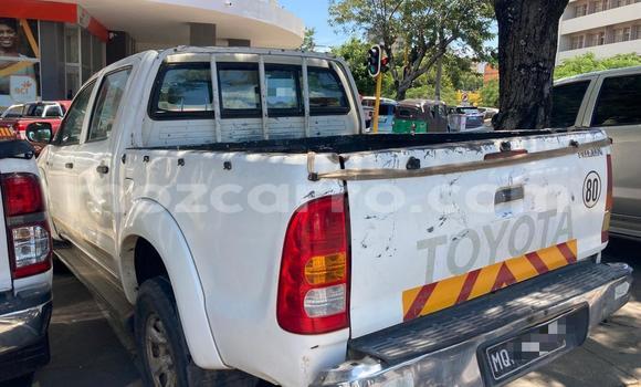 Buy Used Toyota Hilux White Car in Maputo in Maputo Buy Used Toyota Hilux White Car in Maputo in Maputo