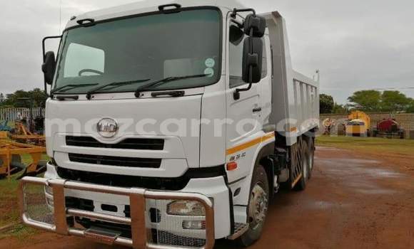 Comprar Usado Nissan UD Branco Caminhão em Maputo em Maputo Comprar Usado Nissan UD Branco Caminhão em Maputo em Maputo