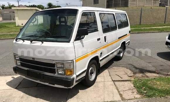 Comprar Usado Toyota Hiace Branco Carro em Maputo em Maputo