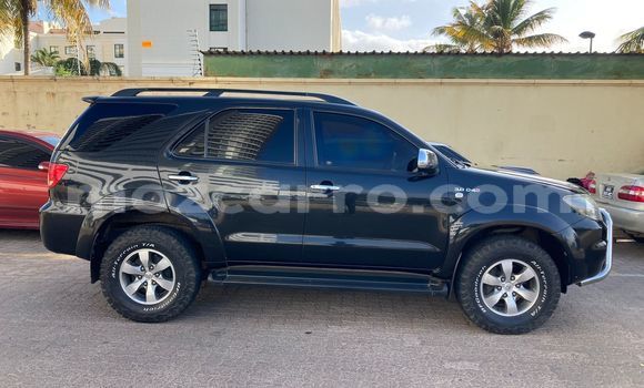 Nunua Ilio tumika Toyota Fortuner Nyeusi Gari ndani ya Maputo nchini Maputo Nunua Ilio tumika Toyota Fortuner Nyeusi Gari ndani ya Maputo nchini Maputo
