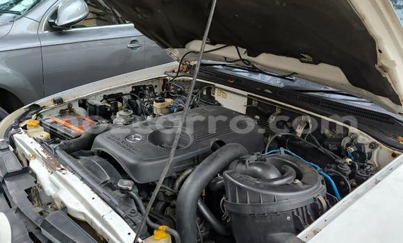 Comprar Usado Mazda BT-50 Branco Carro em Maputo em Maputo Comprar Usado Mazda BT-50 Branco Carro em Maputo em Maputo