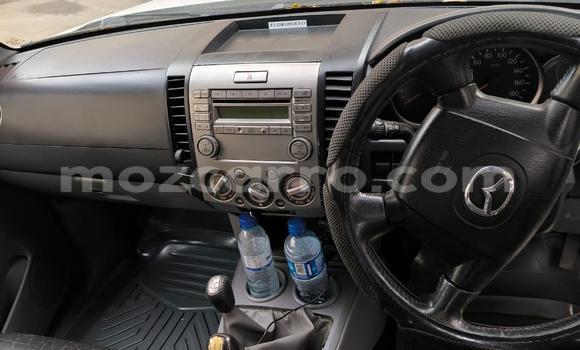 Comprar Usado Mazda BT-50 Branco Carro em Maputo em Maputo Comprar Usado Mazda BT-50 Branco Carro em Maputo em Maputo