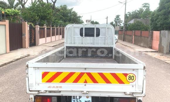 Nunua Ilio tumika Toyota Dyna Nyeupe Gari ndani ya Maputo nchini Maputo Nunua Ilio tumika Toyota Dyna Nyeupe Gari ndani ya Maputo nchini Maputo