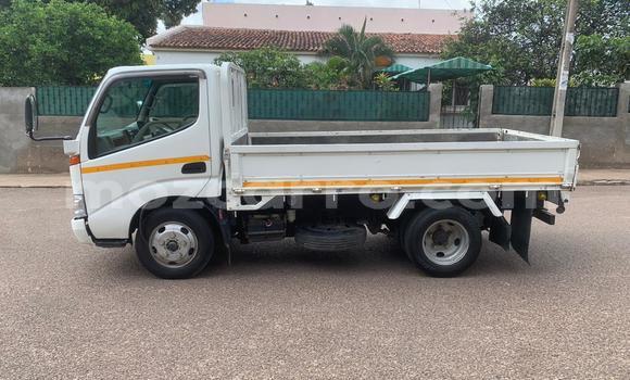Nunua Ilio tumika Toyota Dyna Nyeupe Gari ndani ya Maputo nchini Maputo Nunua Ilio tumika Toyota Dyna Nyeupe Gari ndani ya Maputo nchini Maputo