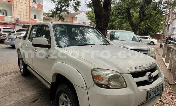 Nunua Ilio tumika Mazda BT-50 Nyeupe Gari ndani ya Maputo nchini Maputo