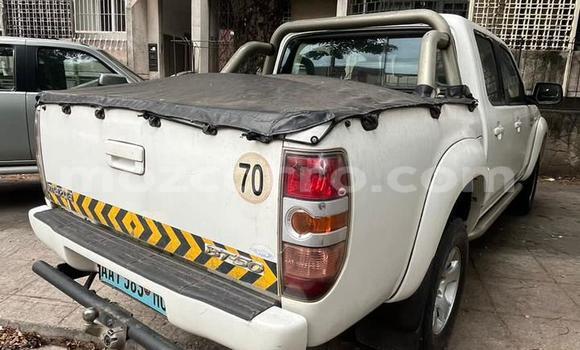 Nunua Ilio tumika Mazda BT-50 Nyeupe Gari ndani ya Maputo nchini Maputo Nunua Ilio tumika Mazda BT-50 Nyeupe Gari ndani ya Maputo nchini Maputo