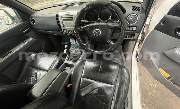 Nunua Ilio tumika Mazda BT-50 Nyeupe Gari ndani ya Maputo nchini Maputo Nunua Ilio tumika Mazda BT-50 Nyeupe Gari ndani ya Maputo nchini Maputo