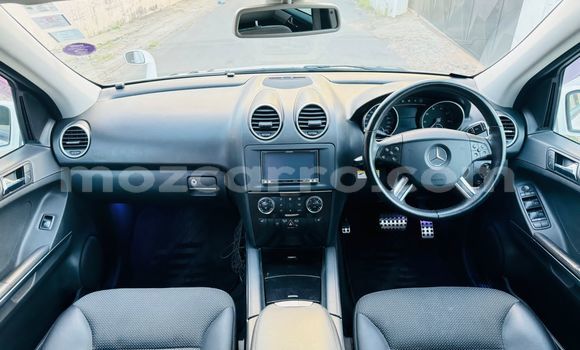 Nunua Ilio tumika Mercedes‒Benz ML-Class Nyeupe Gari ndani ya Maputo nchini Maputo Nunua Ilio tumika Mercedes‒Benz ML-Class Nyeupe Gari ndani ya Maputo nchini Maputo