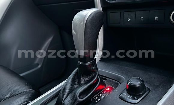 Nunua Ilio tumika Mazda BT-50 Fedha Gari ndani ya Maputo nchini Maputo Nunua Ilio tumika Mazda BT-50 Fedha Gari ndani ya Maputo nchini Maputo