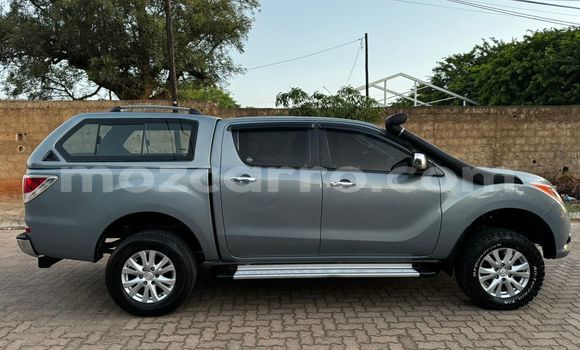 Nunua Ilio tumika Mazda BT-50 Fedha Gari ndani ya Maputo nchini Maputo Nunua Ilio tumika Mazda BT-50 Fedha Gari ndani ya Maputo nchini Maputo