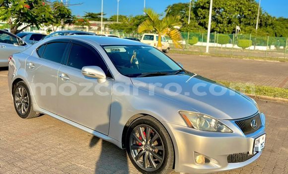 Comprar Novo Toyota ISis Prata Carro em Maputo em Maputo