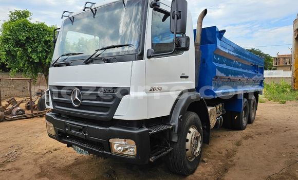 Buy New Mercedes‒Benz Truck Blue Truck in Maputo in Maputo Buy New Mercedes‒Benz Truck Blue Truck in Maputo in Maputo