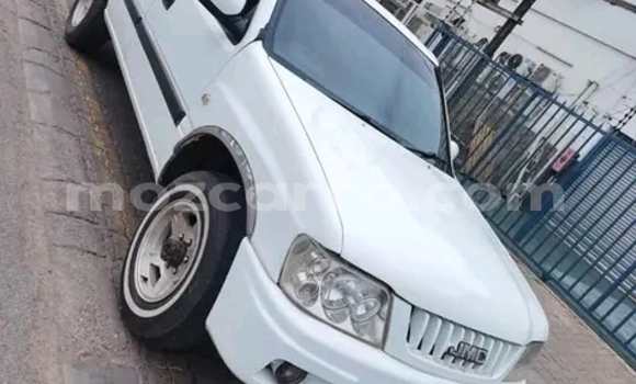Comprar Usado Isuzu KB Branco Carro em Maputo em Maputo Comprar Usado Isuzu KB Branco Carro em Maputo em Maputo