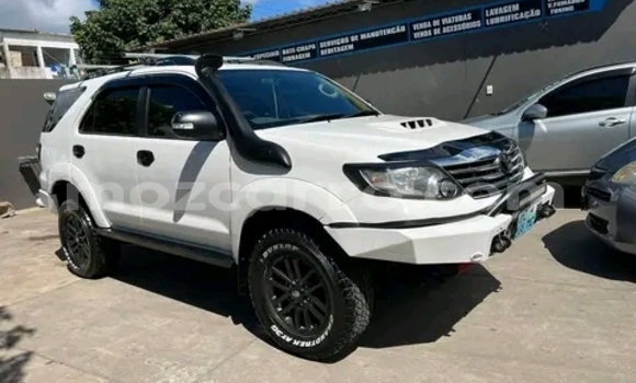 Nunua Ilio tumika Toyota Fortuner Nyeupe Gari ndani ya Maputo nchini Maputo Nunua Ilio tumika Toyota Fortuner Nyeupe Gari ndani ya Maputo nchini Maputo