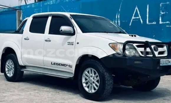 Comprar Usado Toyota Hilux Branco Carro em Maputo em Maputo