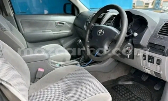 Buy Used Toyota Hilux White Car in Maputo in Maputo Buy Used Toyota Hilux White Car in Maputo in Maputo
