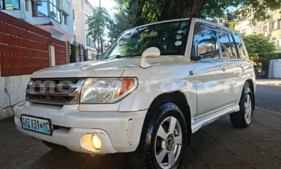 Nunua Ilio tumika Mitsubishi Pajero iO Nyeupe Gari ndani ya Maputo nchini Maputo