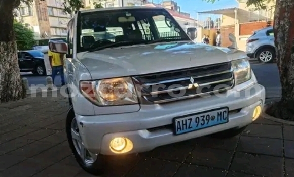 Tenga Tsaru Mitsubishi Pajero iO Chena Mota in Maputo in Maputo Tenga Tsaru Mitsubishi Pajero iO Chena Mota in Maputo in Maputo