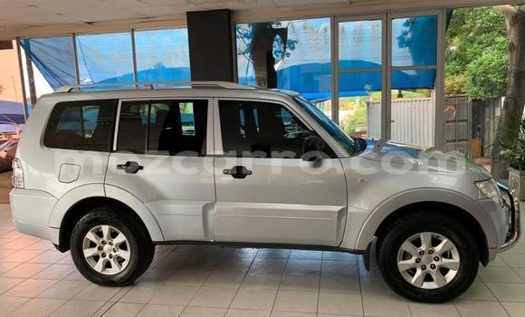 Comprar Usado Mitsubishi Pajero Prata Carro em Maputo em Maputo Comprar Usado Mitsubishi Pajero Prata Carro em Maputo em Maputo