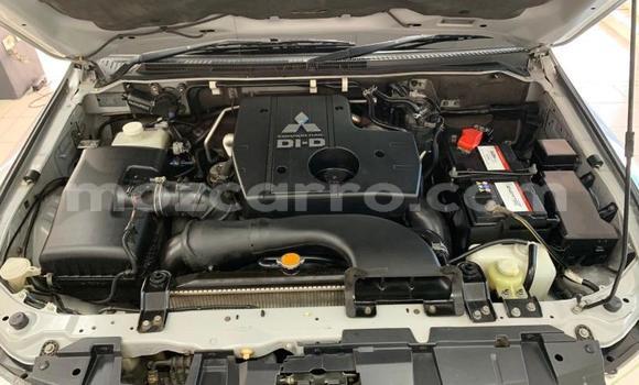 Comprar Usado Mitsubishi Pajero Prata Carro em Maputo em Maputo Comprar Usado Mitsubishi Pajero Prata Carro em Maputo em Maputo