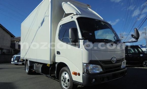 Nunua Ilio tumika Toyota Dyna Nyeupe Gari ndani ya Maputo nchini Maputo