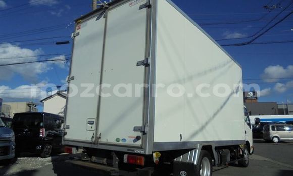 Comprar Usado Toyota Dyna Branco Carro em Maputo em Maputo Comprar Usado Toyota Dyna Branco Carro em Maputo em Maputo