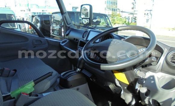 Comprar Usado Toyota Dyna Branco Carro em Maputo em Maputo Comprar Usado Toyota Dyna Branco Carro em Maputo em Maputo