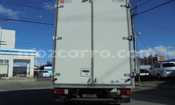Comprar Usado Toyota Dyna Branco Carro em Maputo em Maputo Comprar Usado Toyota Dyna Branco Carro em Maputo em Maputo
