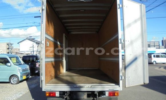 Comprar Usado Toyota Dyna Branco Carro em Maputo em Maputo Comprar Usado Toyota Dyna Branco Carro em Maputo em Maputo