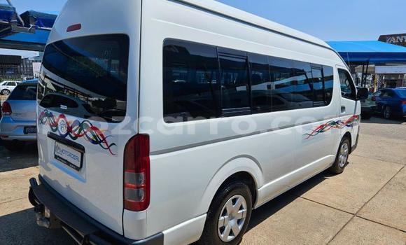 Buy Used Toyota Hiace White Car in Maputo in Maputo Buy Used Toyota Hiace White Car in Maputo in Maputo