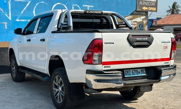 Comprar Usado Toyota Hilux Branco Carro em Maputo em Maputo Comprar Usado Toyota Hilux Branco Carro em Maputo em Maputo