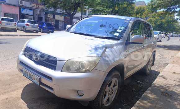 Comprar Usado Toyota RAV4 De outros Carro em Maputo em Maputo Comprar Usado Toyota RAV4 De outros Carro em Maputo em Maputo