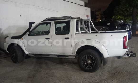 Comprar Usado Nissan Hardbody Branco Carro em Maputo em Maputo