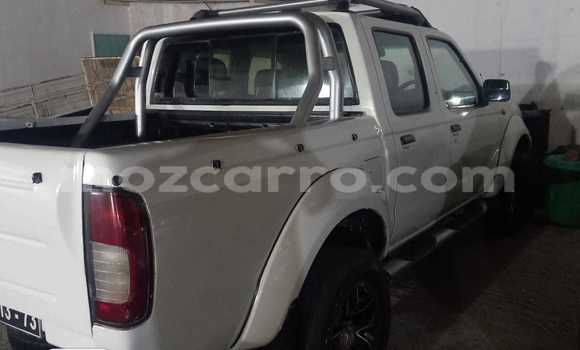 Comprar Usado Nissan Hardbody Branco Carro em Maputo em Maputo Comprar Usado Nissan Hardbody Branco Carro em Maputo em Maputo