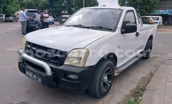 Tenga Tsaru Isuzu KB Chena Mota in Maputo in Maputo Tenga Tsaru Isuzu KB Chena Mota in Maputo in Maputo