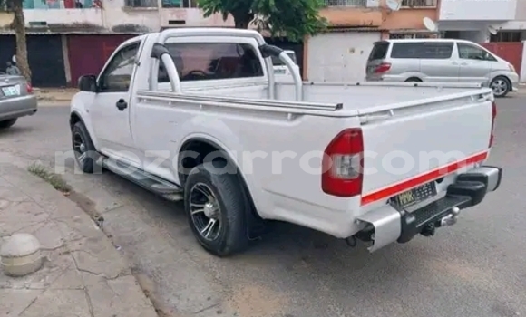 Tenga Tsaru Isuzu KB Chena Mota in Maputo in Maputo Tenga Tsaru Isuzu KB Chena Mota in Maputo in Maputo