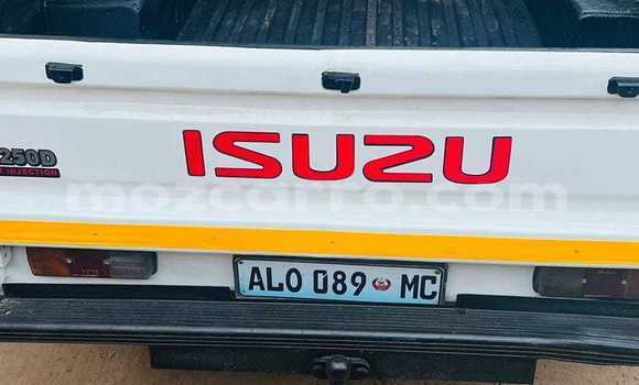 Comprar Usado Isuzu KB Branco Carro em Maputo em Maputo Comprar Usado Isuzu KB Branco Carro em Maputo em Maputo
