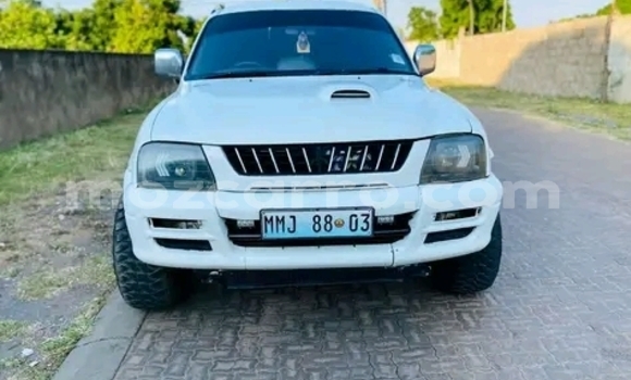 Buy Used Mitsubishi Colt White Car in Maputo in Maputo Buy Used Mitsubishi Colt White Car in Maputo in Maputo