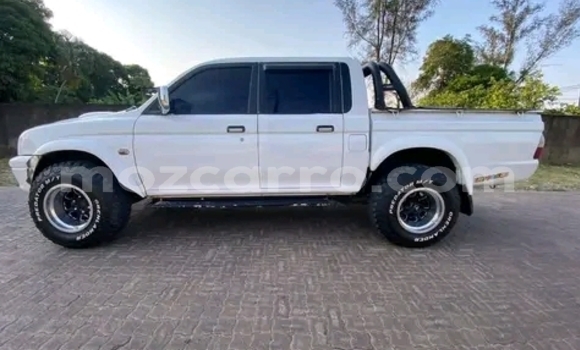 Buy Used Mitsubishi Colt White Car in Maputo in Maputo Buy Used Mitsubishi Colt White Car in Maputo in Maputo