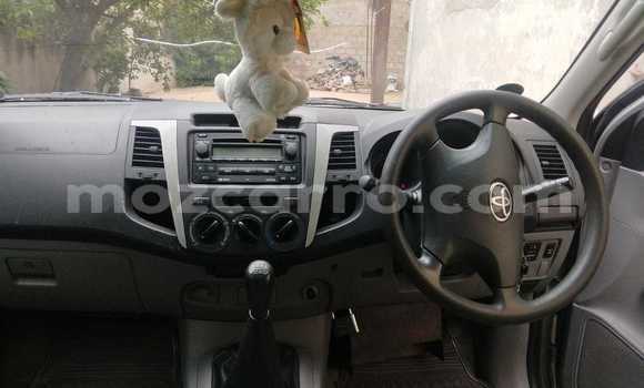 Nunua Ilio tumika Toyota Hilux Brown Gari ndani ya Maputo nchini Maputo Nunua Ilio tumika Toyota Hilux Brown Gari ndani ya Maputo nchini Maputo