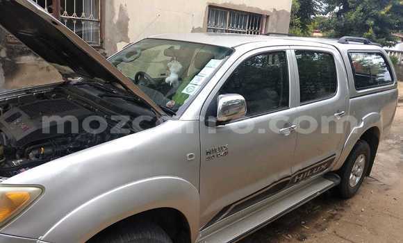 Nunua Ilio tumika Toyota Hilux Brown Gari ndani ya Maputo nchini Maputo Nunua Ilio tumika Toyota Hilux Brown Gari ndani ya Maputo nchini Maputo