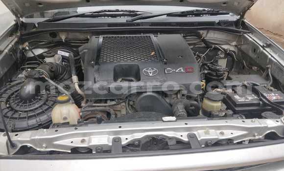 Nunua Ilio tumika Toyota Hilux Brown Gari ndani ya Maputo nchini Maputo Nunua Ilio tumika Toyota Hilux Brown Gari ndani ya Maputo nchini Maputo