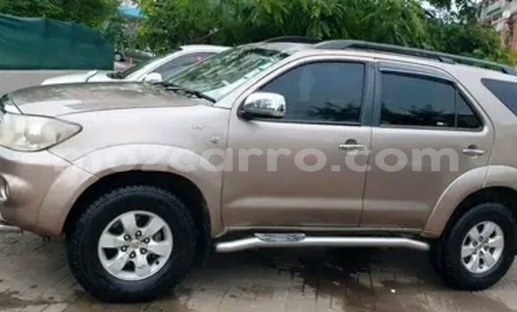 Comprar Usado Toyota Fortuner De outros Carro em Maputo em Maputo