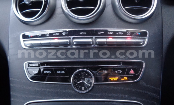 Comprar Usado Mercedes‒Benz C-Class Vermelho Carro em Maputo em Maputo Comprar Usado Mercedes‒Benz C-Class Vermelho Carro em Maputo em Maputo