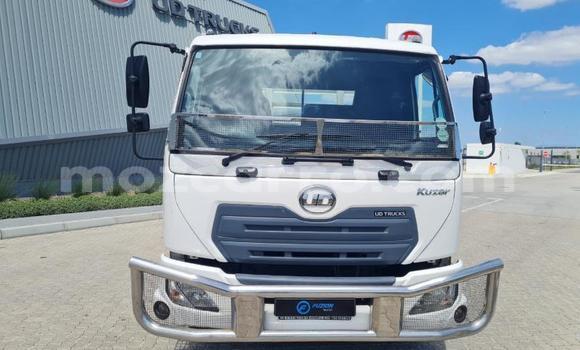 Comprar Usado Nissan UD Branco Caminhão em Maputo em Maputo Comprar Usado Nissan UD Branco Caminhão em Maputo em Maputo
