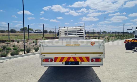 Comprar Usado Nissan UD Branco Caminhão em Maputo em Maputo Comprar Usado Nissan UD Branco Caminhão em Maputo em Maputo