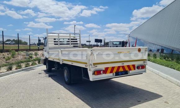 Comprar Usado Nissan UD Branco Caminhão em Maputo em Maputo Comprar Usado Nissan UD Branco Caminhão em Maputo em Maputo