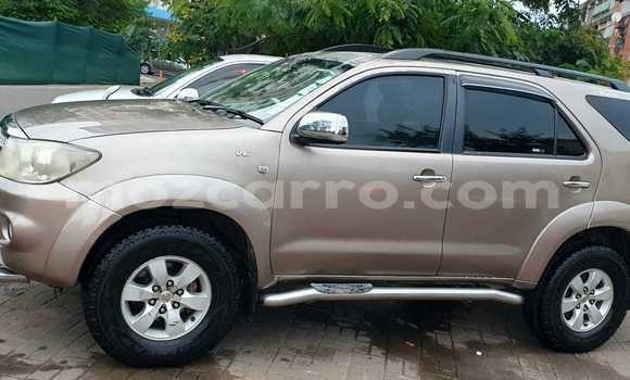 Buy Used Toyota Fortuner Green Car in Beira in Sofala Buy Used Toyota Fortuner Green Car in Beira in Sofala