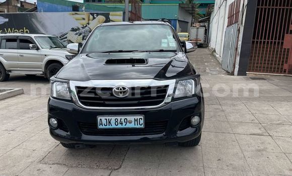 Comprar Usado Toyota Hilux Preto Carro em Boane em Maputo